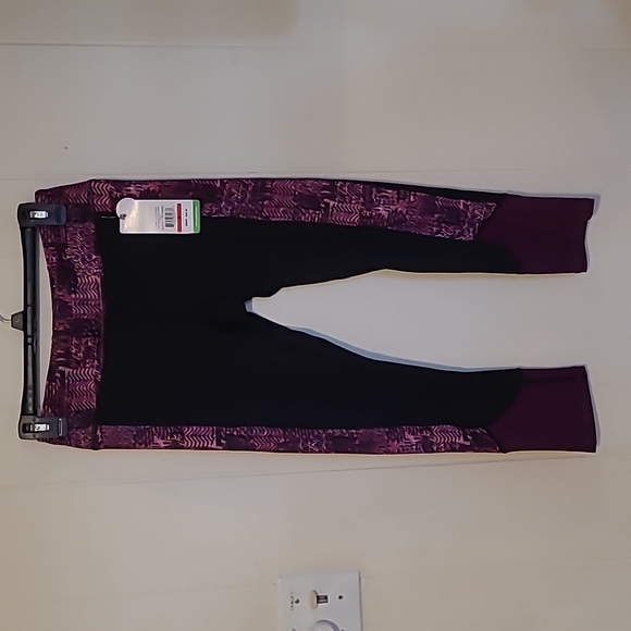 GAIAM Pants & Jumpsuits Gaiam Nwt Om Fit Capri Poshmark